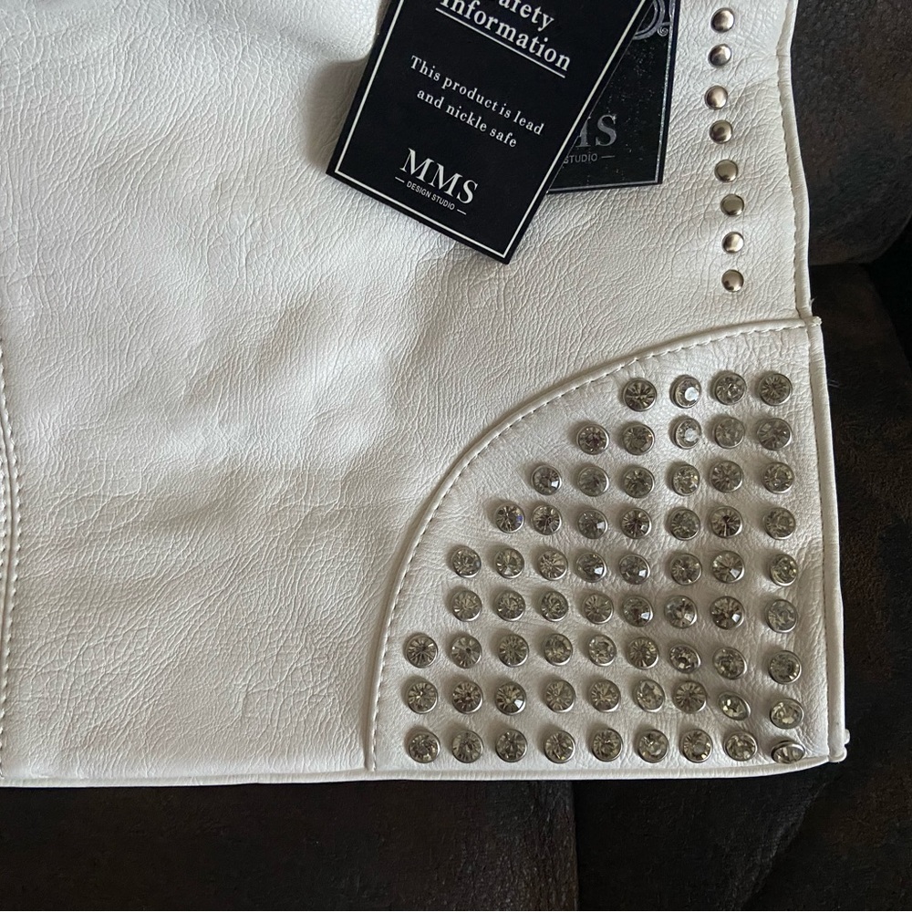 MMS Large White Tote (Bought from Buckle) - NEW - Picture 5 of 10